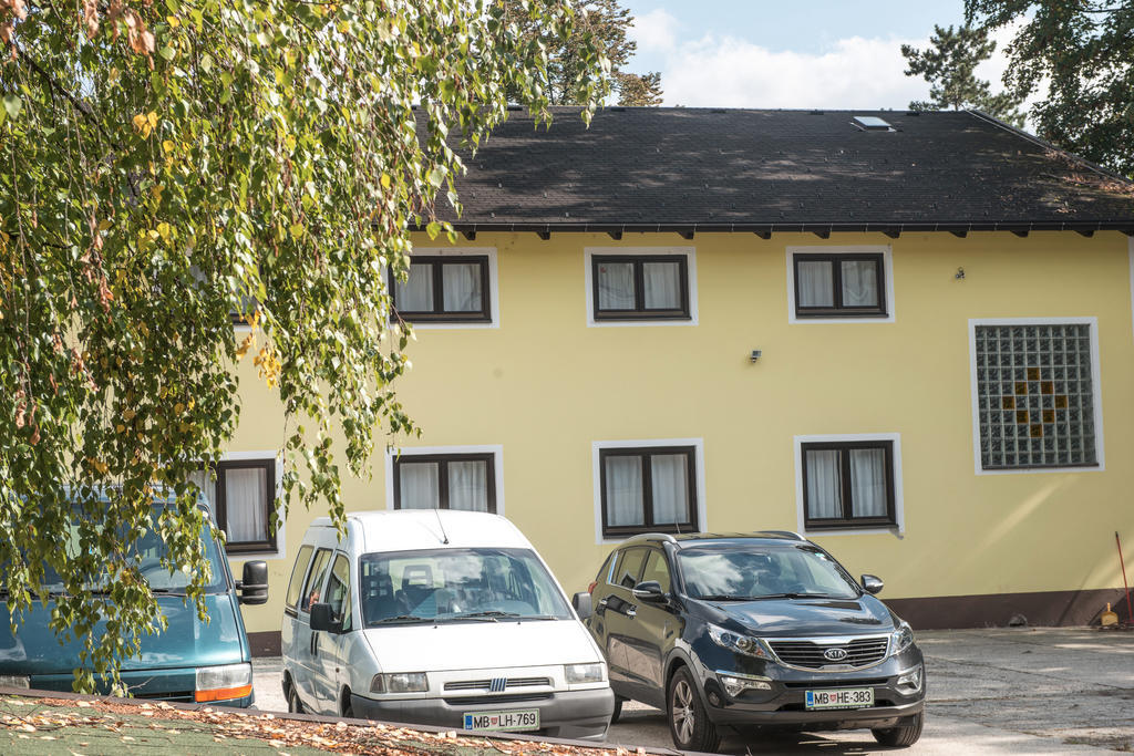 מריבור Hostel M מראה חיצוני תמונה