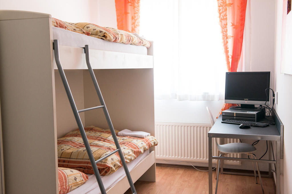 מריבור Hostel M חדר תמונה