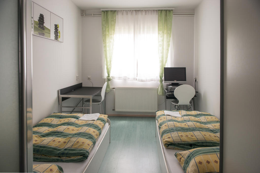 מריבור Hostel M חדר תמונה